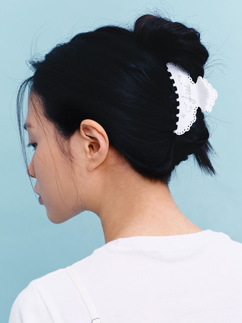 Margarin Fingers - Eyelet Hotfix Hair Claw (Ivory) product image 1 | TRAB K-Fashion Australia