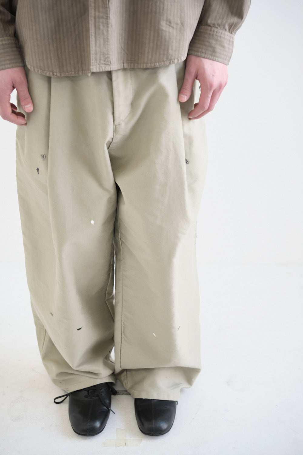 Hatchingroom - Two Pleats Trousers Moleskin (Beige) product image 7 | TRAB K-Fashion Australia