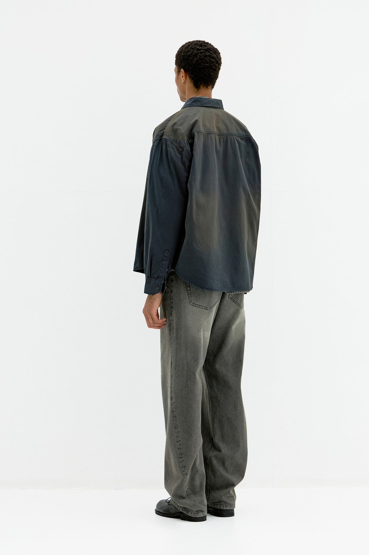 Coor - Washed Dyed Sun Faded Shirt (Washed Charcoal) product image 4 | TRAB K-Fashion Australia