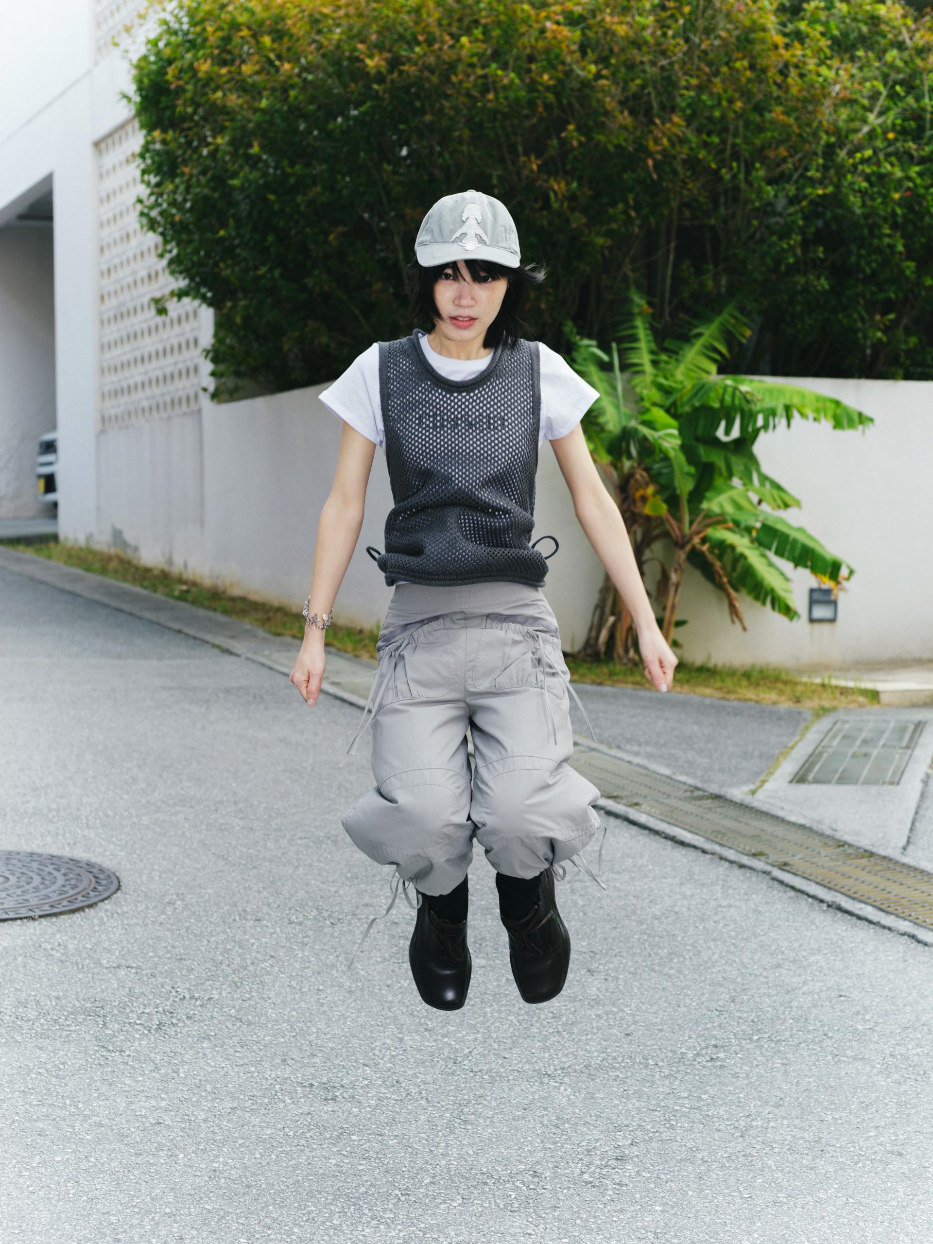 Coyseio - Scasi Sleeveless Knit (Charcoal) product image 2 | TRAB K-Fashion Australia