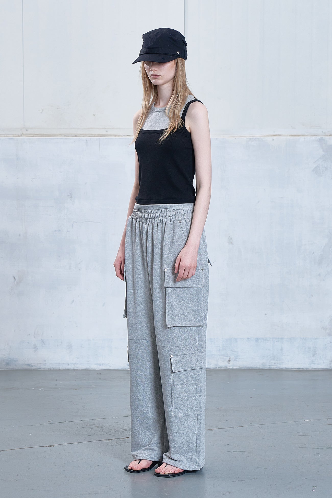 Deinet - D-Contrast Sleeveless (Black) product image 2 | TRAB K-Fashion Australia