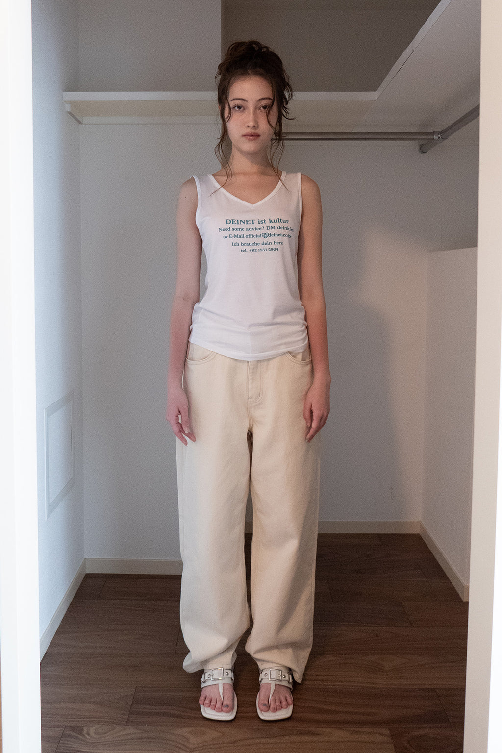 Deinet - V-Neck Lettering Sleeveless (White) product image 1 | TRAB K-Fashion Australia
