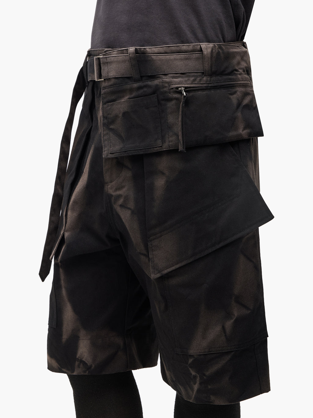 Jiyong Kim - Sun-Bleached Detachable Pocket Half Trousers (Black) product image 6 | TRAB K-Fashion Australia