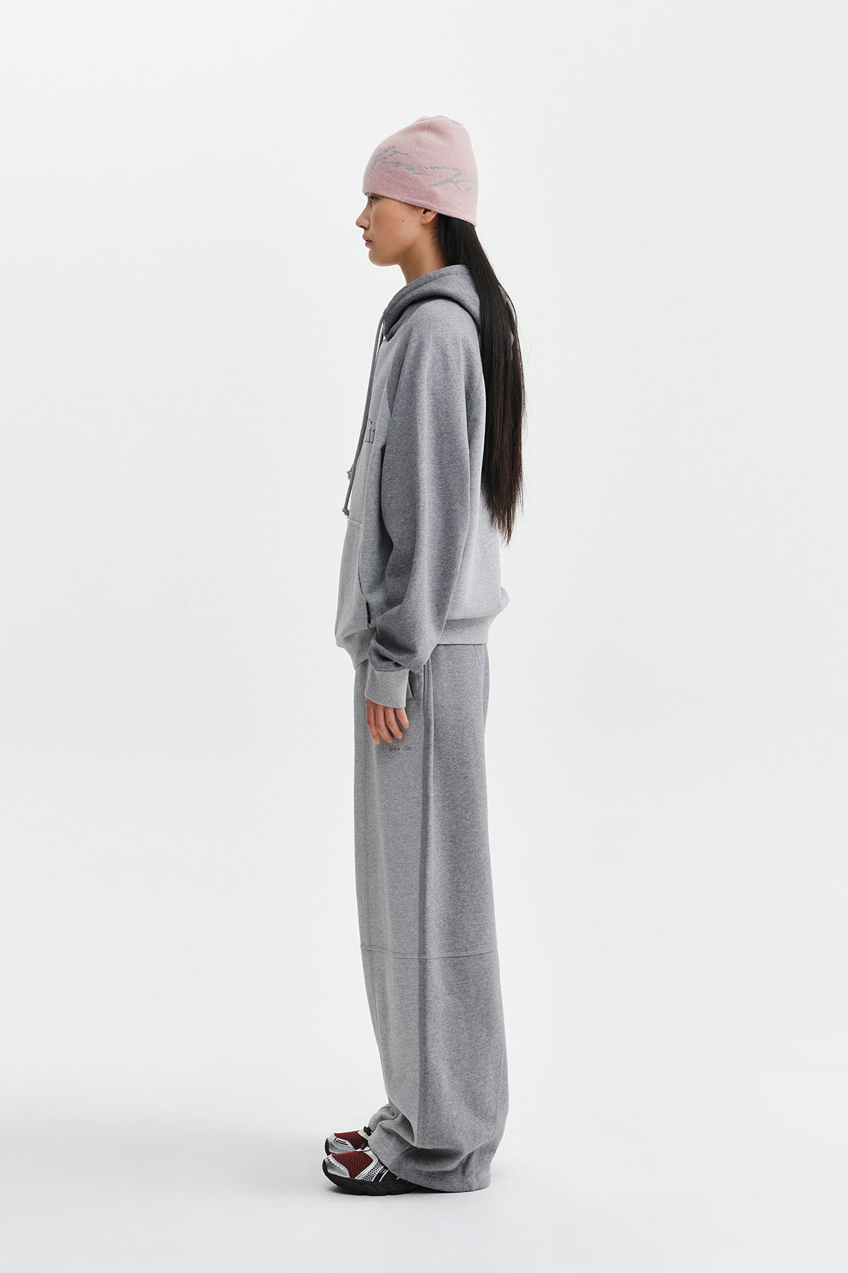 Matin Kim - Colorblock Cut Seam Sweatpants (Grey) product image 9 | TRAB K-Fashion Australia