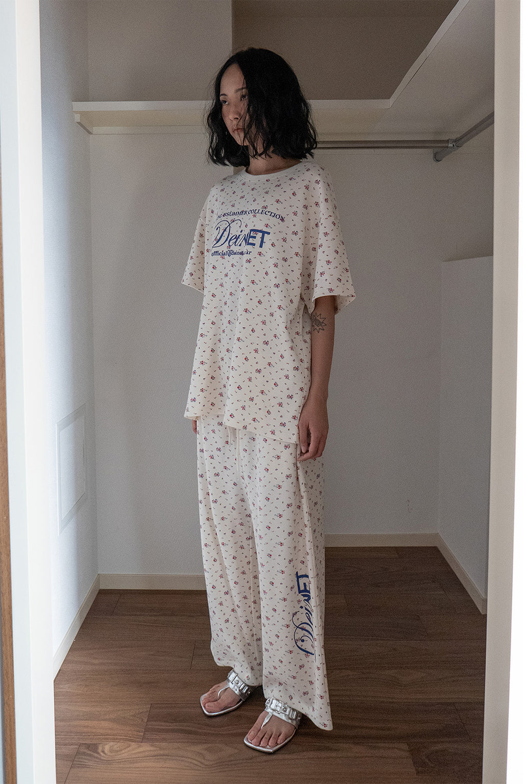 Deinet - Soft Waffle Flower T-Shirt (Ivory) product image 2 | TRAB K-Fashion Australia