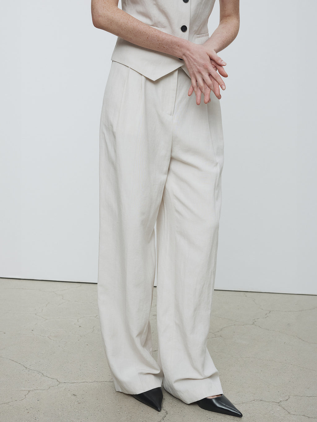 Tonywack - Linen Two Pleats Wide Pants (Ivory) product image 4 | TRAB K-Fashion Australia