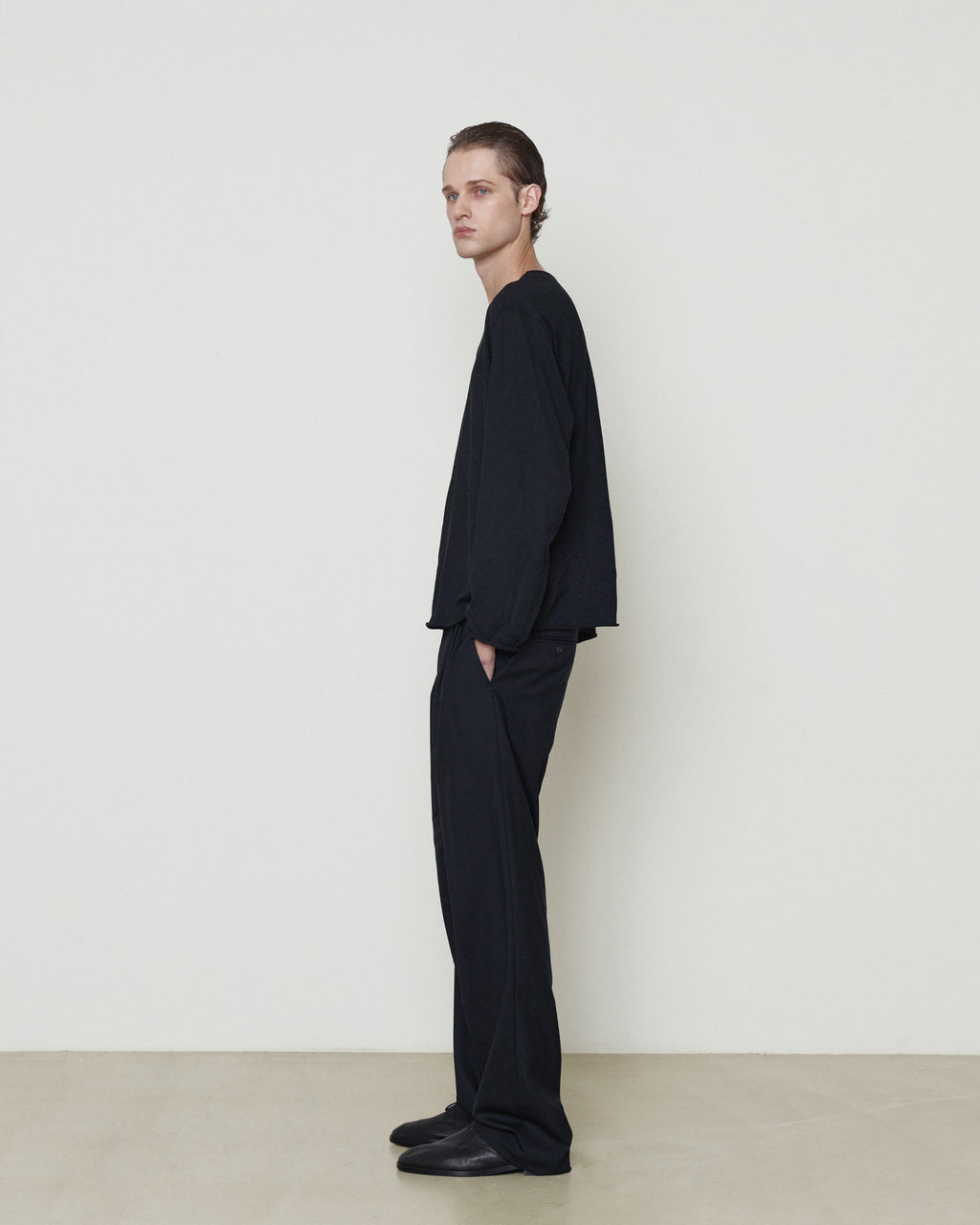 Brownyard - Wool Two Tuck Trouser (Black) product image 2 | TRAB K-Fashion Australia