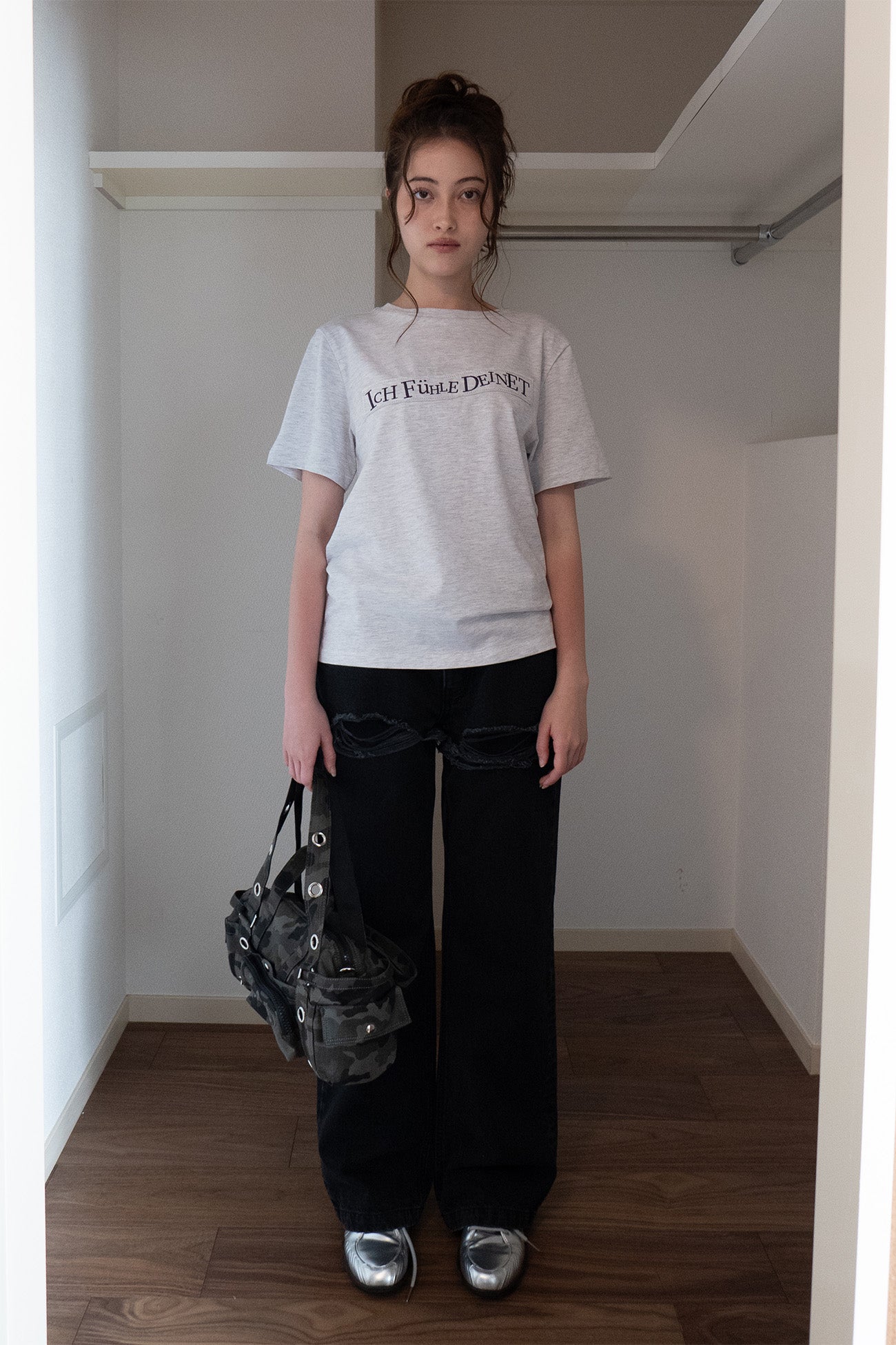 Deinet - Upsided T-Shirt (Light Grey) product image 1 | TRAB K-Fashion Australia