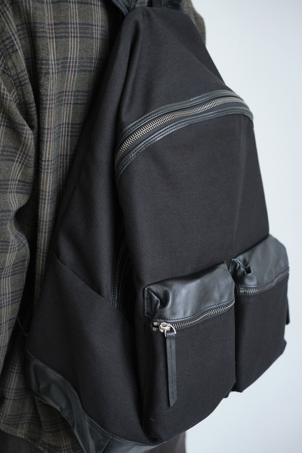 Hatchingroom - Leather Daypack Big (Black) product image 10 | TRAB K-Fashion Australia