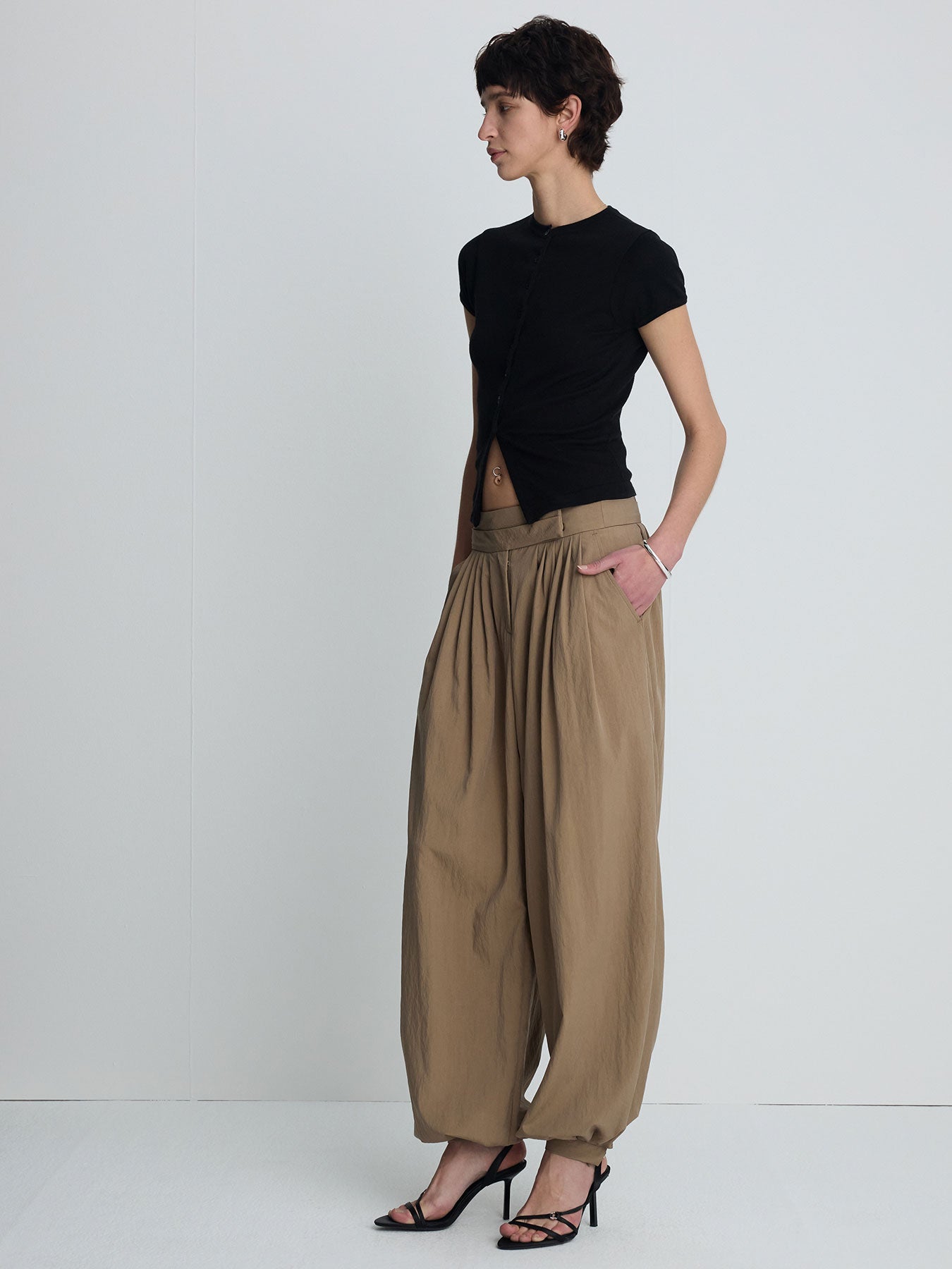 Tonywack - Pleated Voluminous Pants (Beige) product image 2 | TRAB K-Fashion Australia