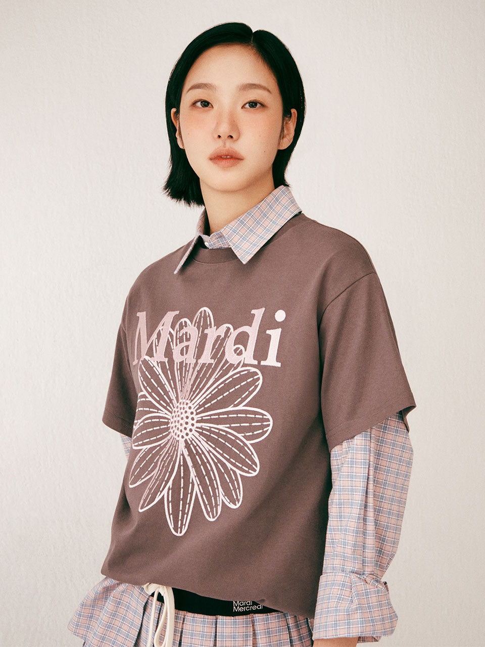Mardi Mercredi - Tshirt Flowermardi Needlework (Charcoal Pink) product image 1 | TRAB K-Fashion Australia