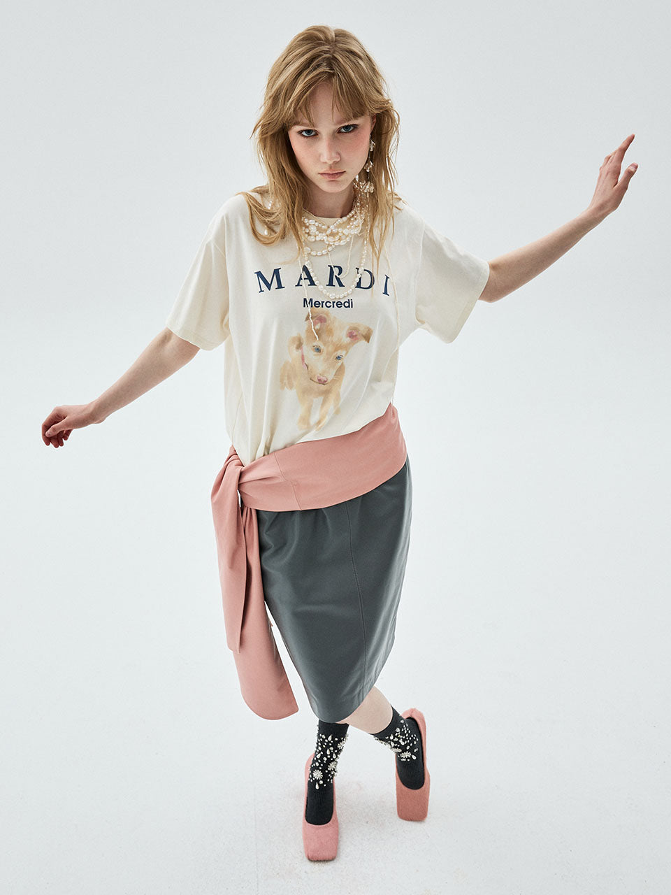 Mardi Mercredi - Tshirt Nez Tout Rose 02 (Cream Navy) product image 1 | TRAB K-Fashion Australia