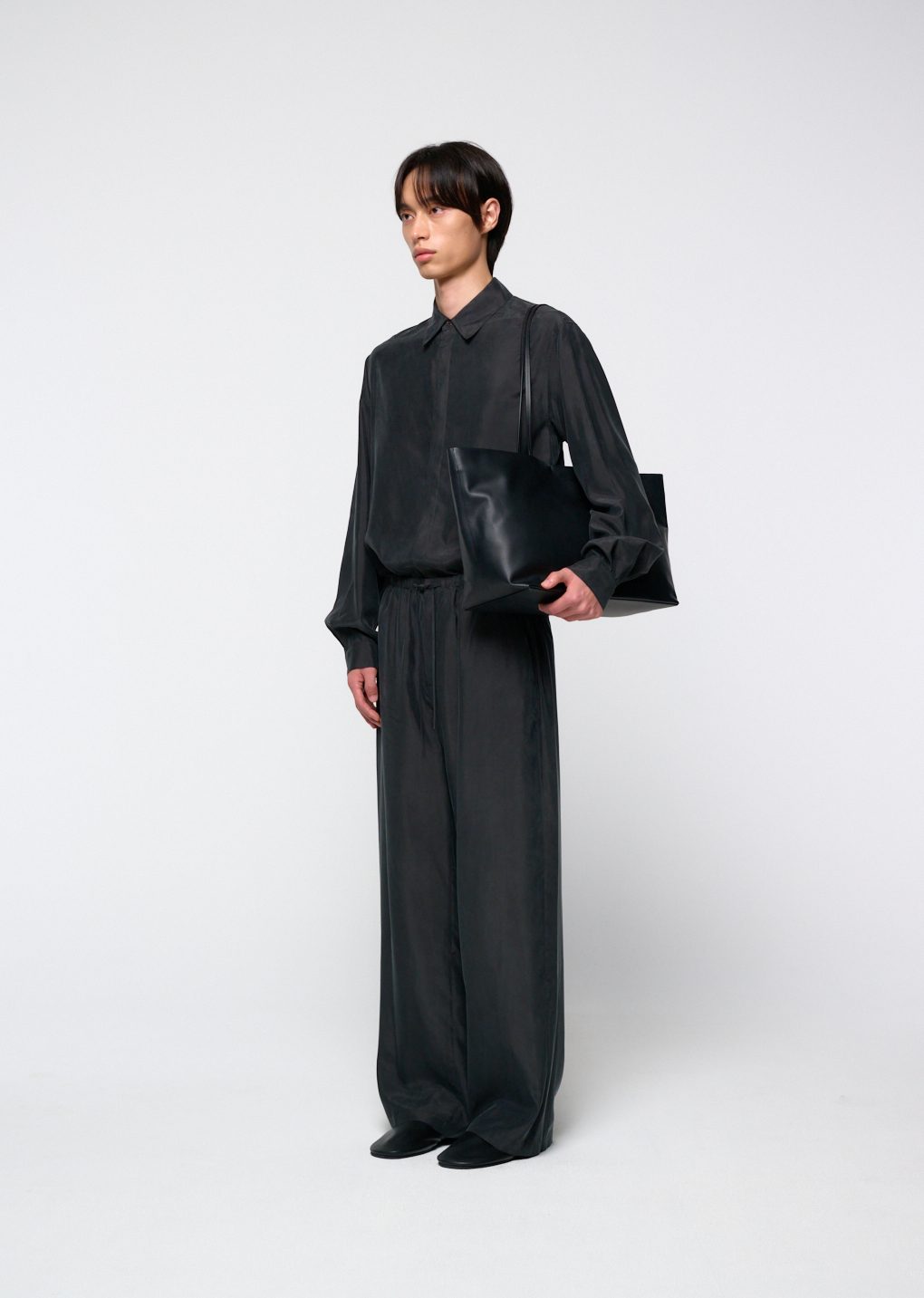 Amomento - Large leather tote bag (Black) product image 8 | TRAB K-Fashion Australia