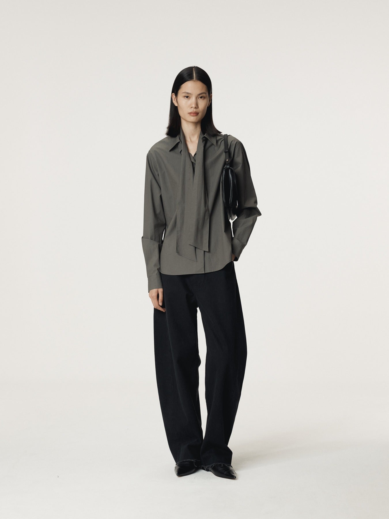 Recto - 90S High-Rise Curved Leg Jeans (Black) product image 1 | TRAB K-Fashion Australia