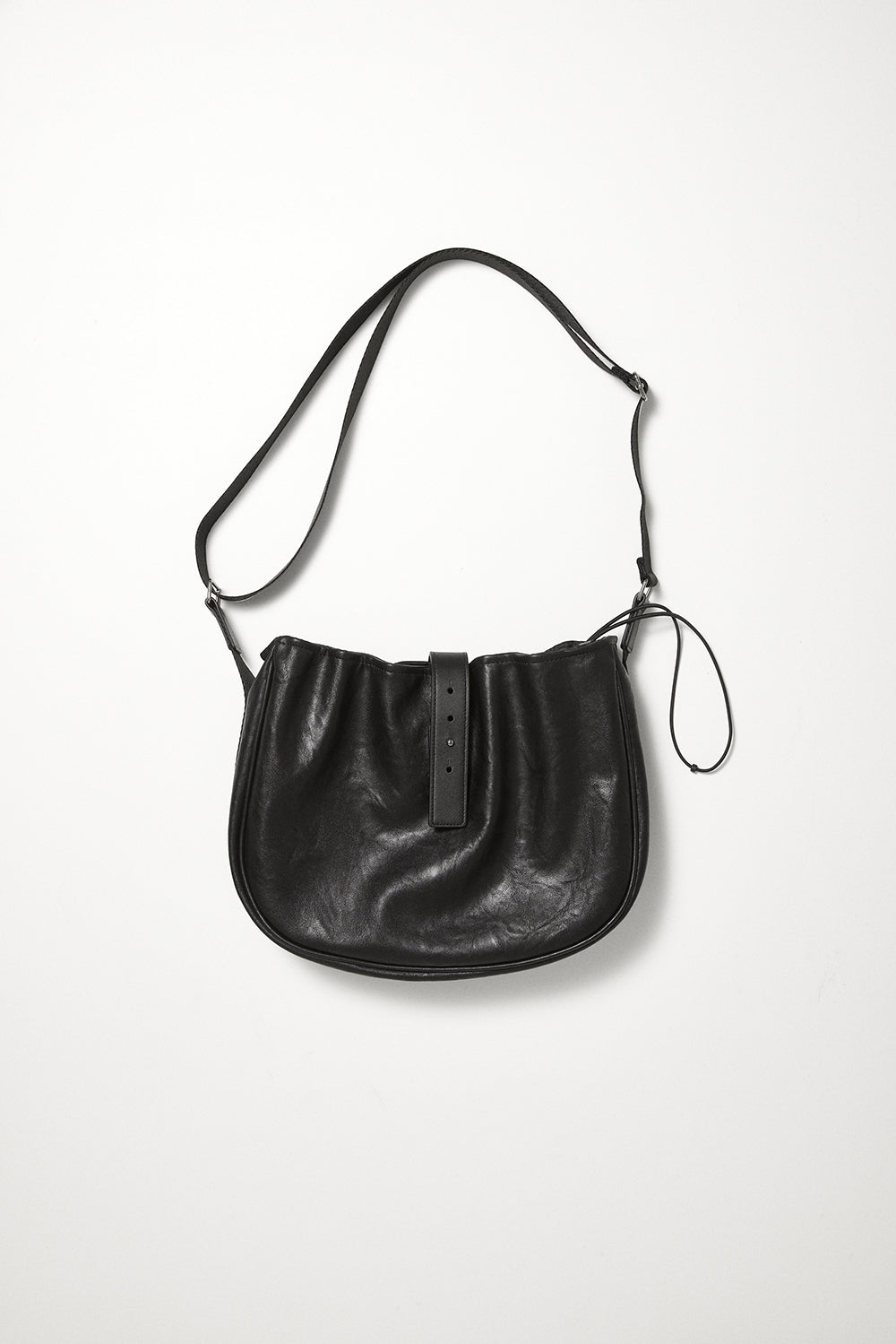 Hatchingroom - Wavy Bag Middle Faux Leather (Black) product image 1 | TRAB K-Fashion Australia