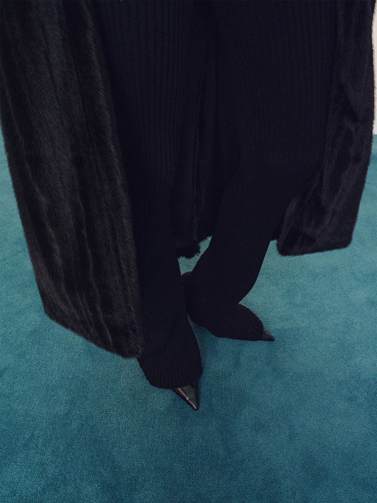 Tonywack - Faux Fur Long Coat (Black) product image 8 | TRAB K-Fashion Australia
