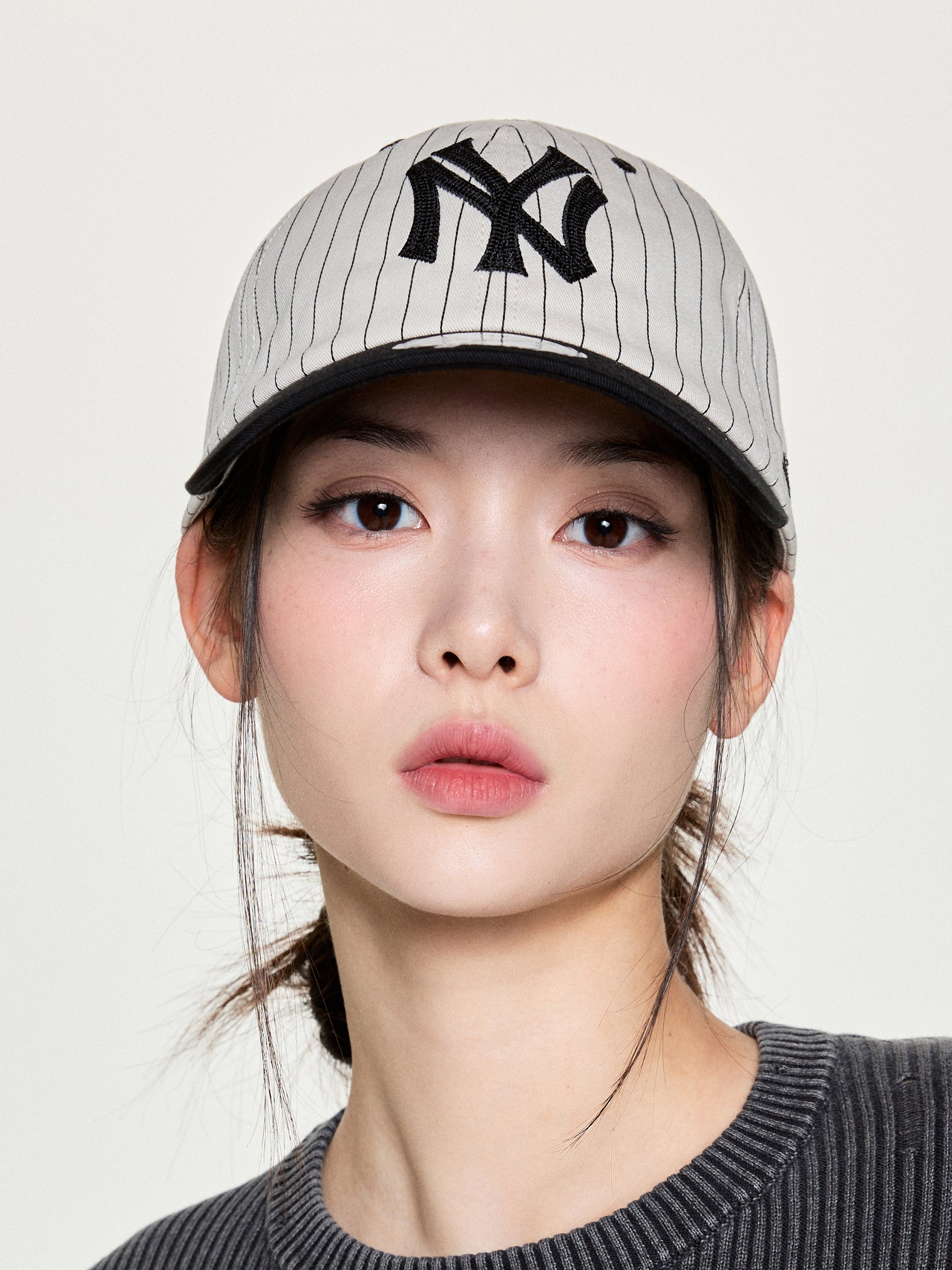 MLB Korea - MLB Signature Stripe Unstructured Ball Cap New York Yankees (Black) product image 5 | TRAB K-Fashion Australia