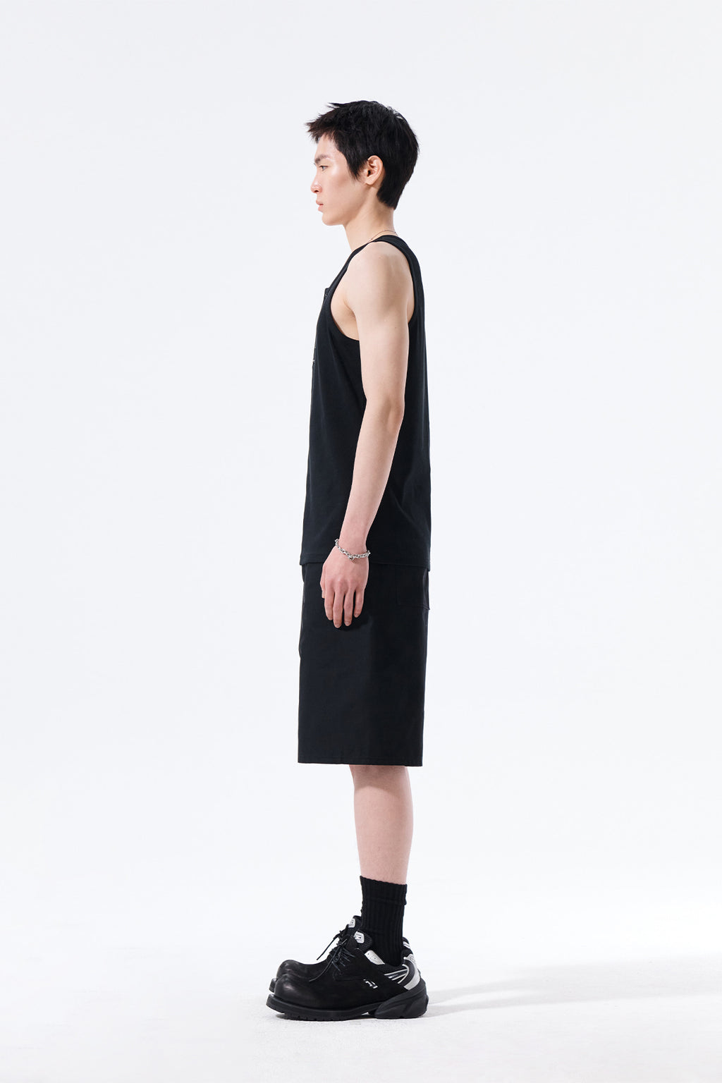Matin Kim - Curved Seam Bermuda Pants (Black) product image 6 | TRAB K-Fashion Australia