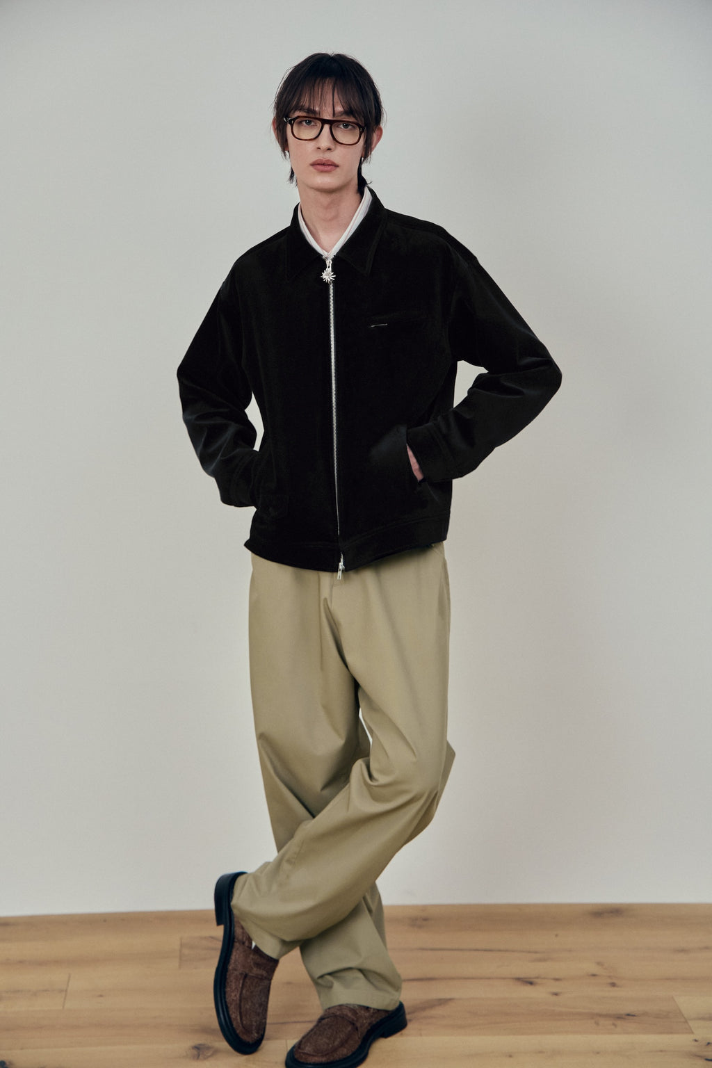 Stu - Velvet Zip Up Jacket Black (With Stamen (Brooch)) product image 10 | TRAB K-Fashion Australia