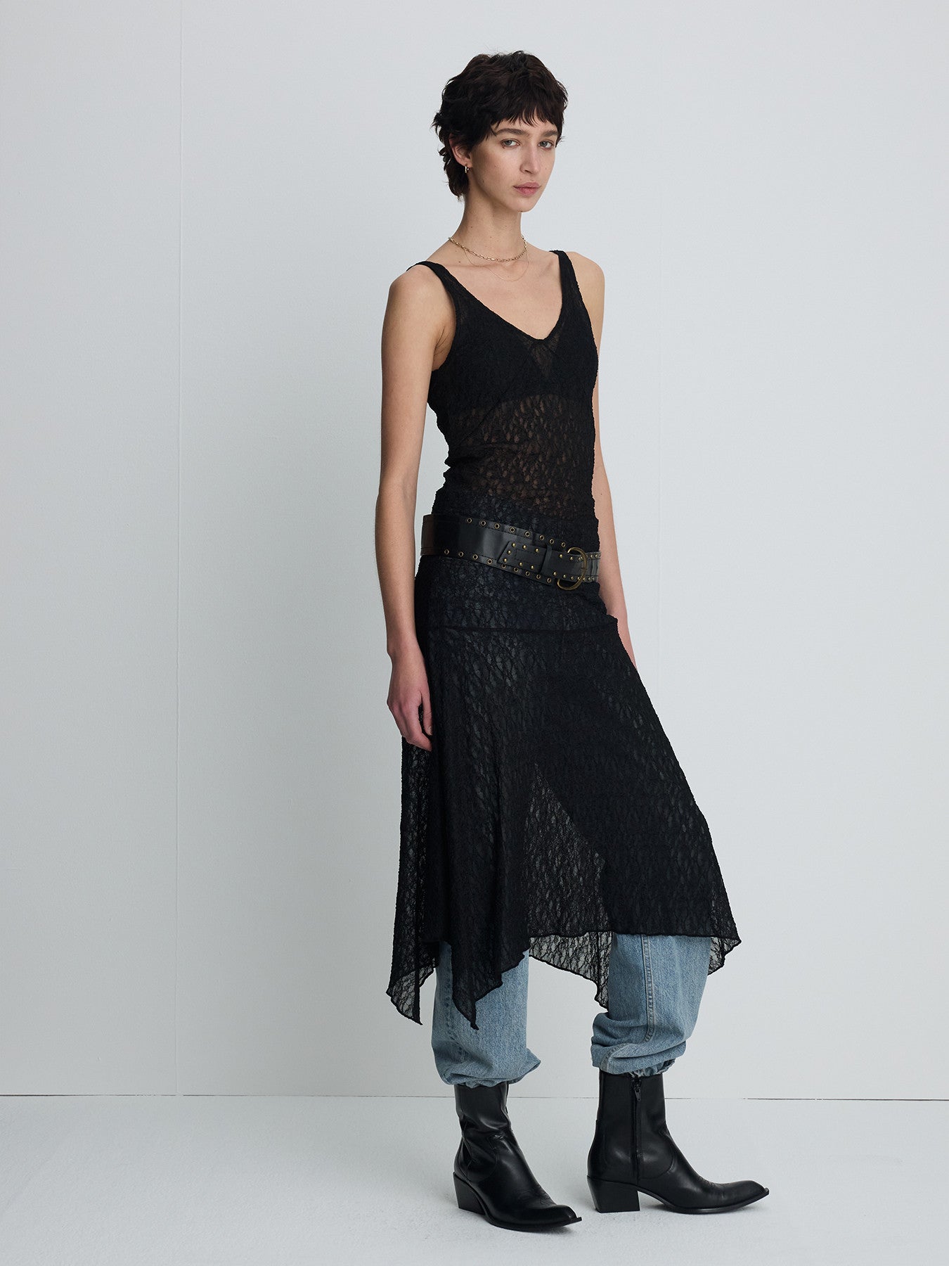 Tonywack - Lace Sleeveless Maxi Dress (Black) product image 3 | TRAB K-Fashion Australia