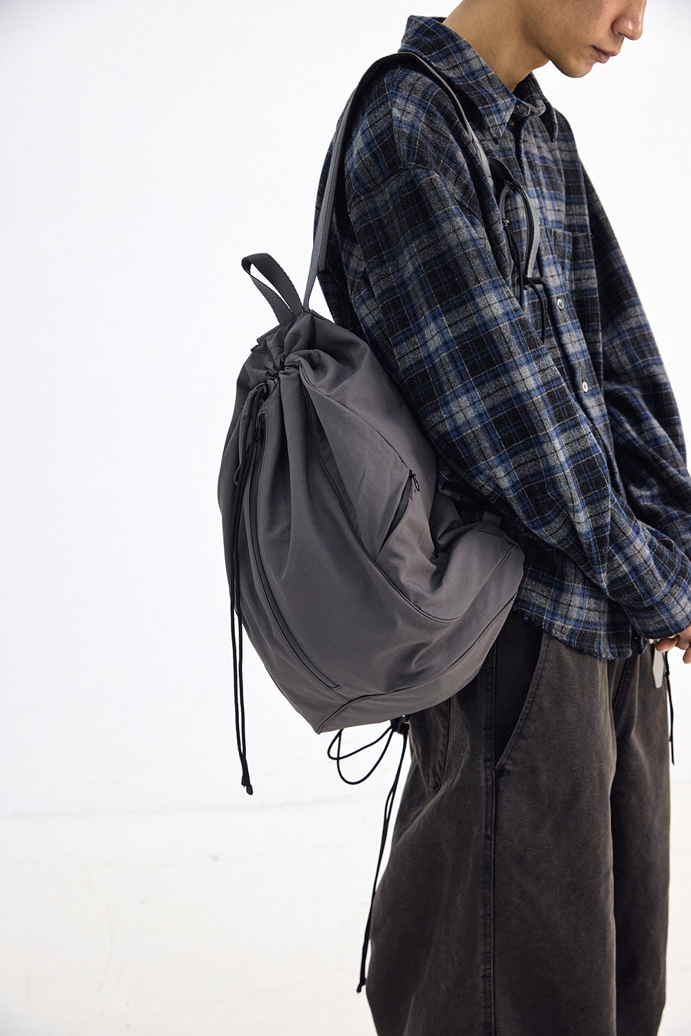 Hatchingroom - String Backpack Nylon (Charcoal) product image 14 | TRAB K-Fashion Australia