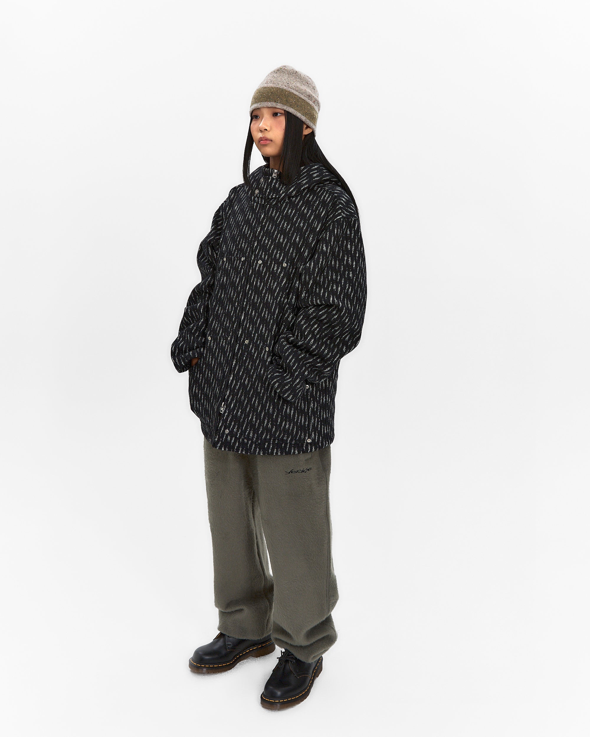 yeseyesee - Y.E.S Brushed Sweatpants (Khaki) product image 11 | TRAB K-Fashion Australia