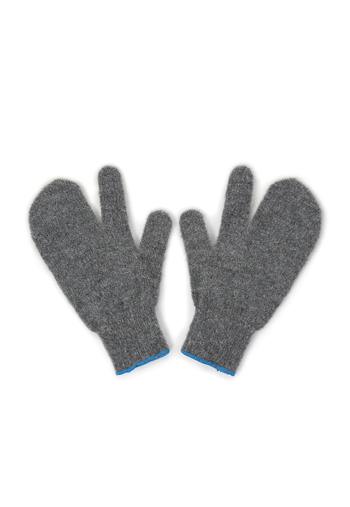 Art if acts - TEMBEA X Art if acts_ 3 Fingers Mitten (Grey) product image 2 | TRAB K-Fashion Australia