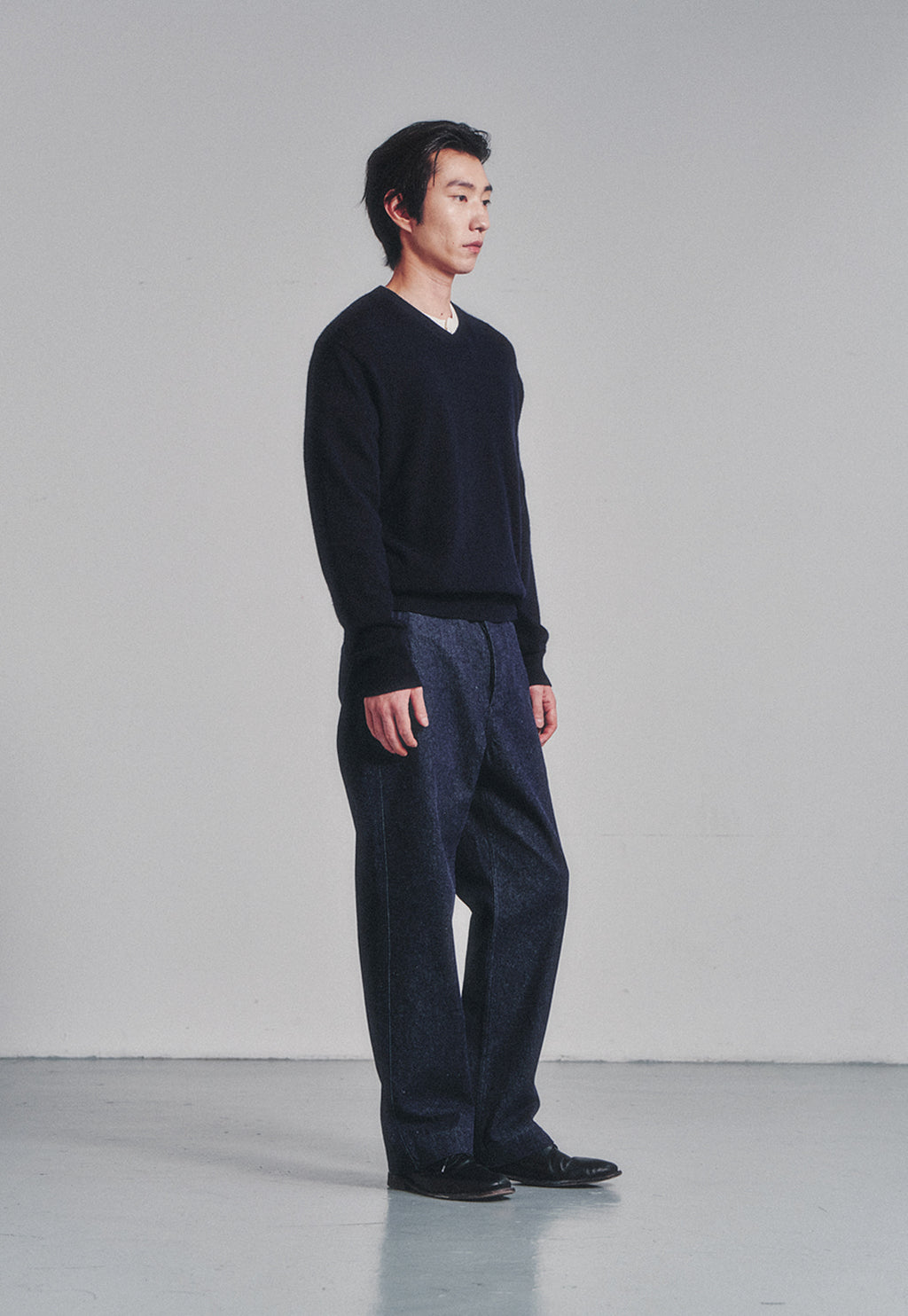 Art if acts - Cashmere V-Neck Knit (Dark Navy) product image 2 | TRAB K-Fashion Australia