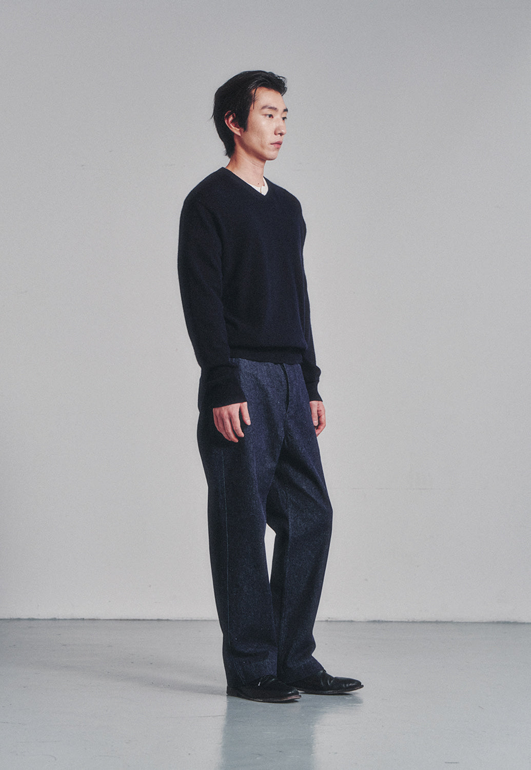 Art if acts - Cashmere V-Neck Knit (Dark Navy) product image 2 | TRAB K-Fashion Australia