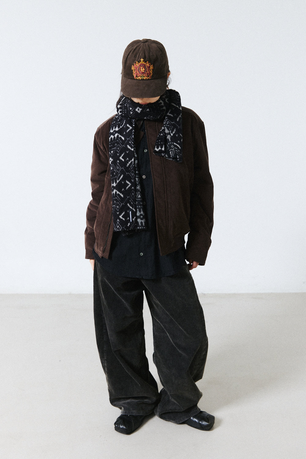 Hatchingroom - Fleece Jacquard Muffler (Black) product image 7 | TRAB K-Fashion Australia