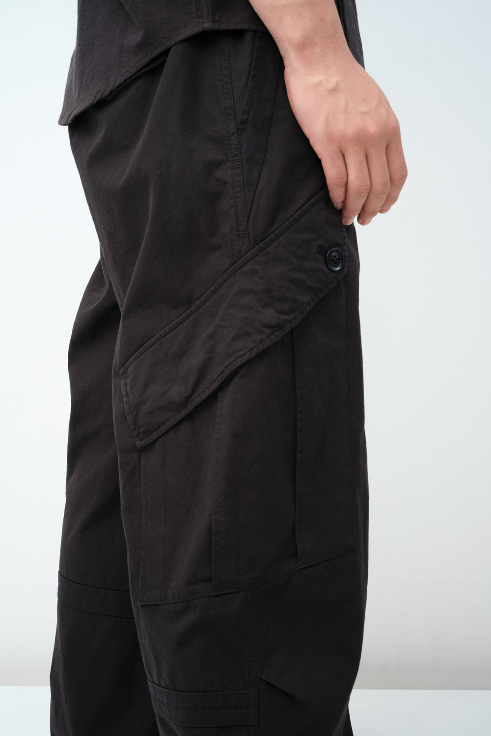 Hatchingroom - Curved Cargo Pants (Black) product image 8 | TRAB K-Fashion Australia