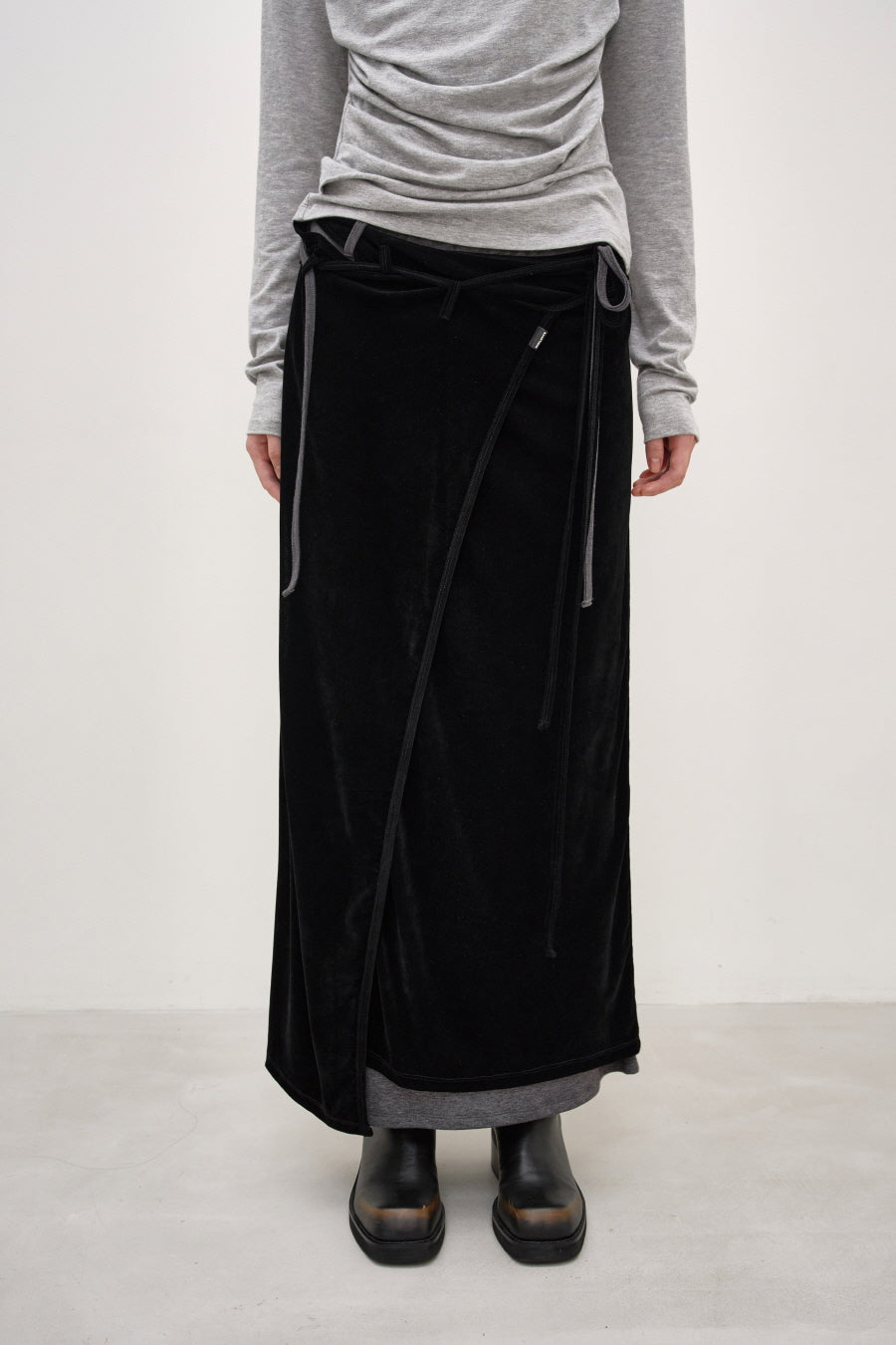 Insilence - Layered Velour Wrap Skirt (Black) product image 2 | TRAB K-Fashion Australia