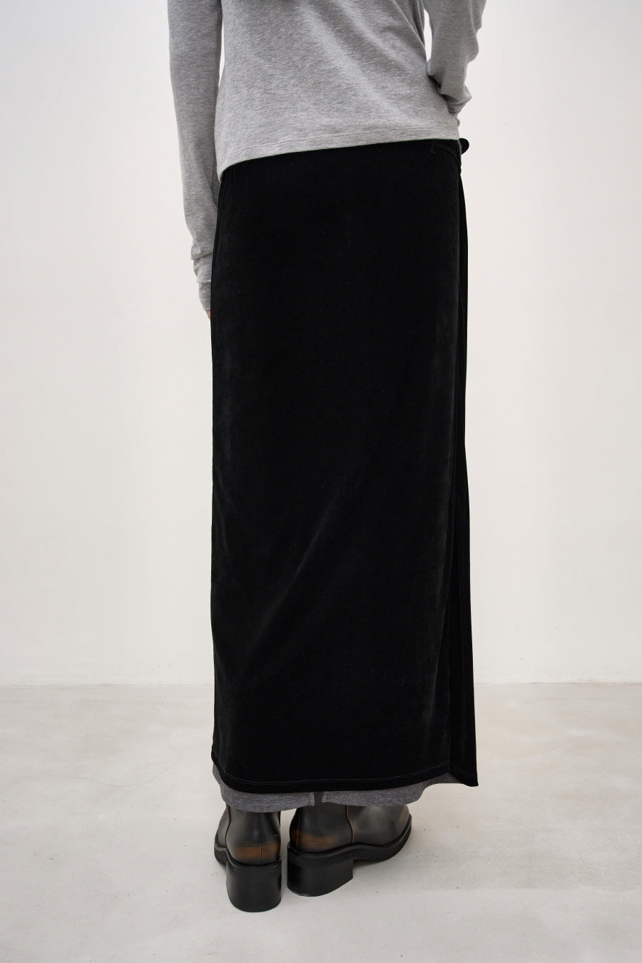 Insilence - Layered Velour Wrap Skirt (Black) product image 4 | TRAB K-Fashion Australia