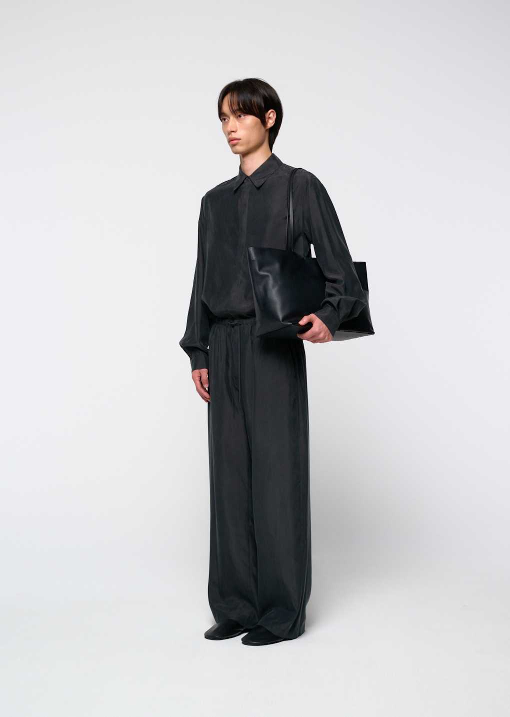 Amomento - Large leather tote bag (Black) product image 8 | TRAB K-Fashion Australia
