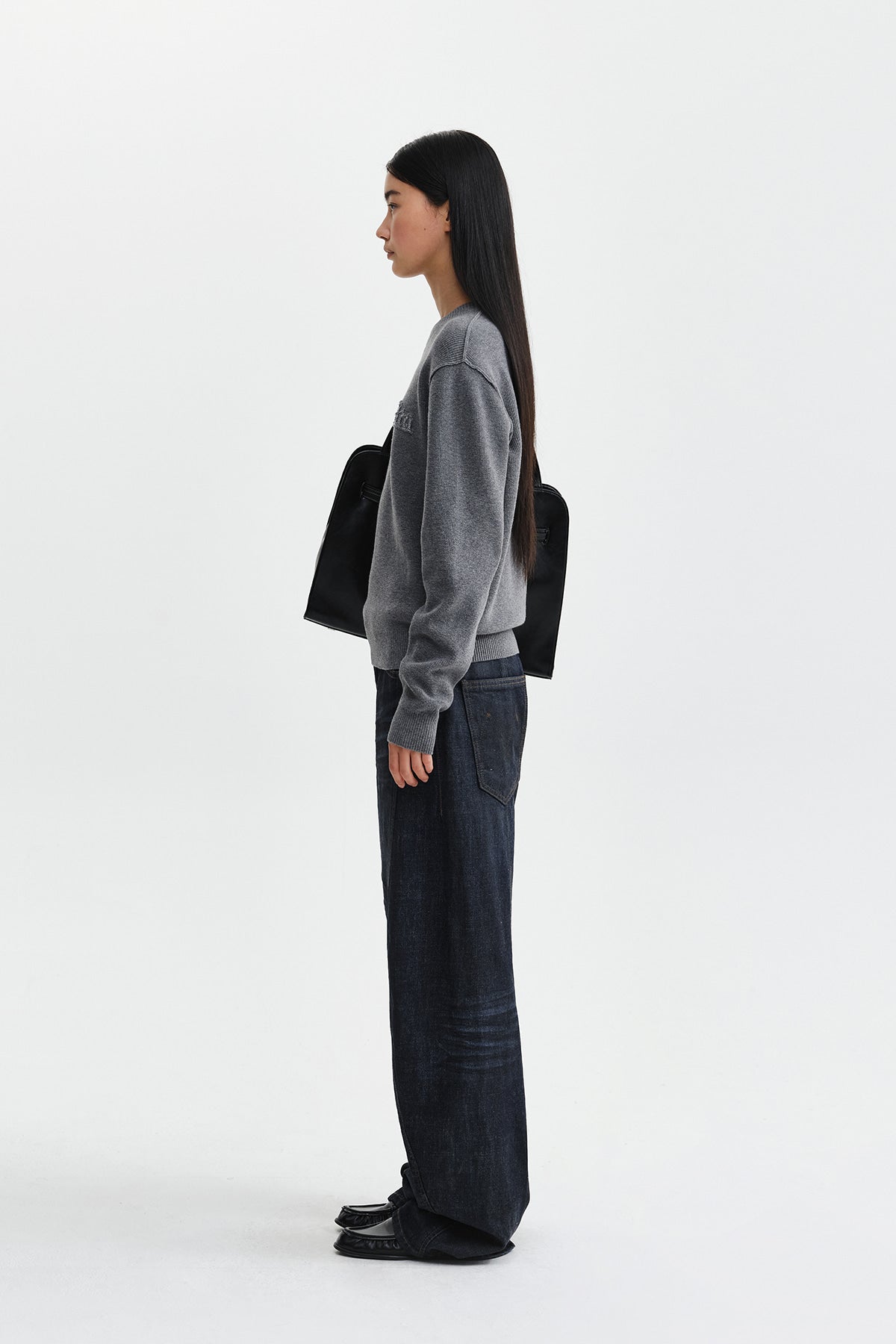Matin Kim - Matin Applique Logo Knit Pullover (Grey) product image 7 | TRAB K-Fashion Australia