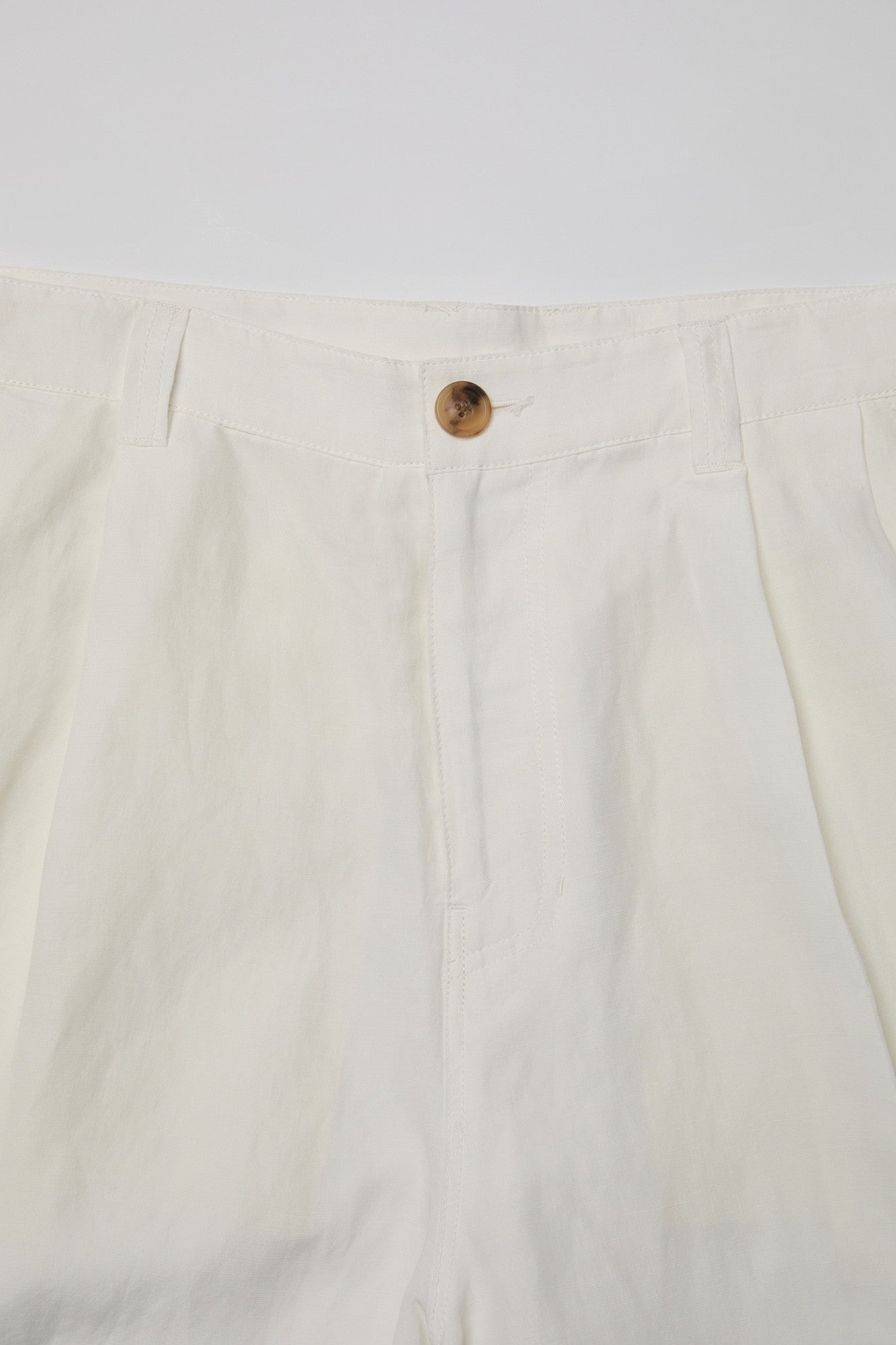 Coor - Classy Oversized Two-Tuck Trousers (White) product image 5 | TRAB K-Fashion Australia