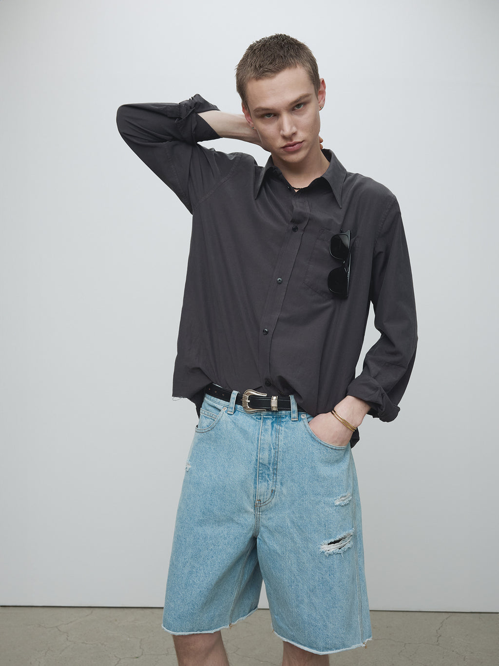 Tonywack - Raw Hem Denim Shorts (Light Washed Blue) product image 2 | TRAB K-Fashion Australia