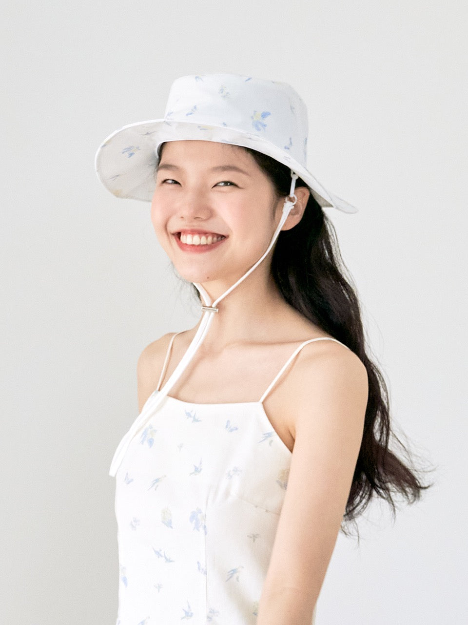 Margarin Fingers - Garden Bucket Hat (White) product image 1 | TRAB K-Fashion Australia