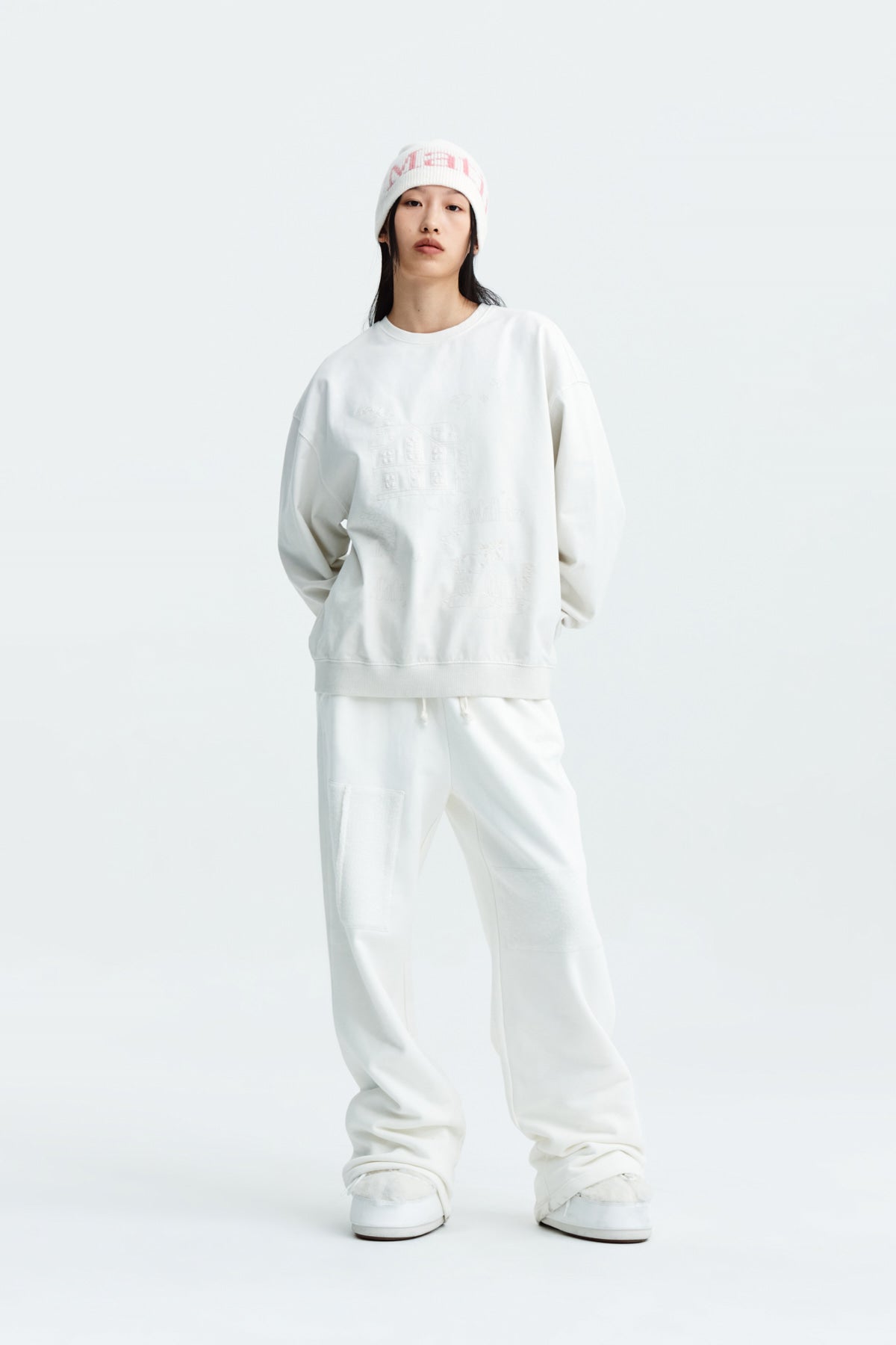Matin Kim - Patch Point Sweatpants (Ivory) product image 8 | TRAB K-Fashion Australia