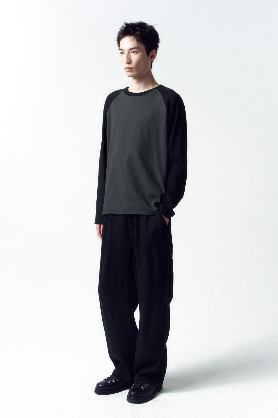Insilence - Cut-Off Raglan Long Sleeve (Vtg Black) product image 4 | TRAB K-Fashion Australia