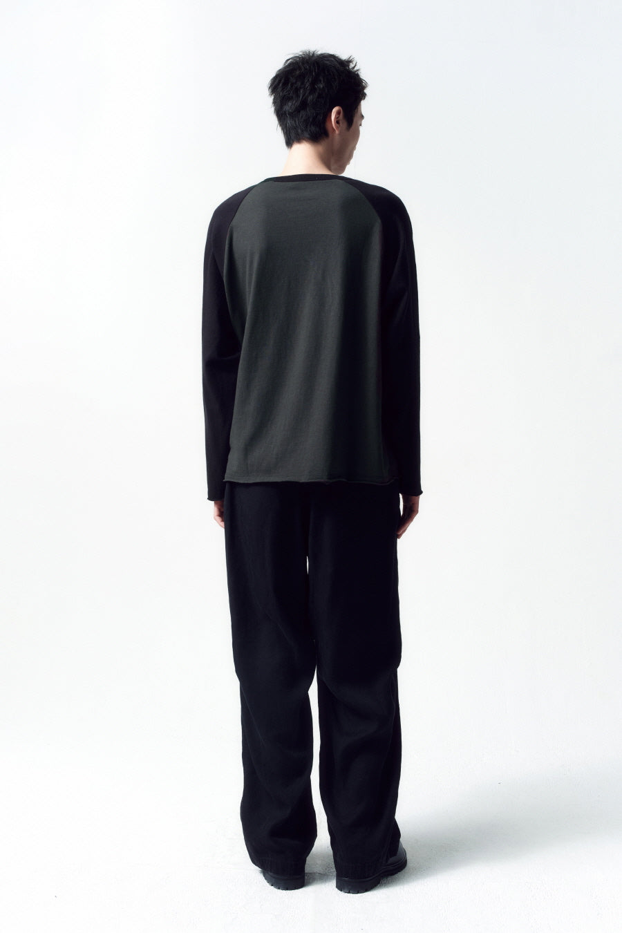 Insilence - Cut-Off Raglan Long Sleeve (Vtg Black) product image 5 | TRAB K-Fashion Australia