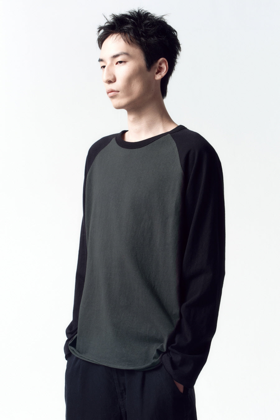 Insilence - Cut-Off Raglan Long Sleeve (Vtg Black) product image 3 | TRAB K-Fashion Australia