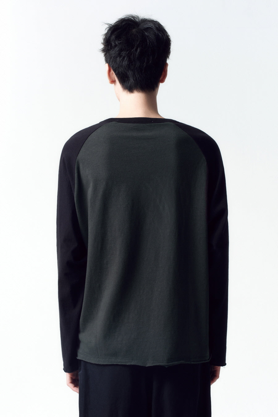 Insilence - Cut-Off Raglan Long Sleeve (Vtg Black) product image 6 | TRAB K-Fashion Australia