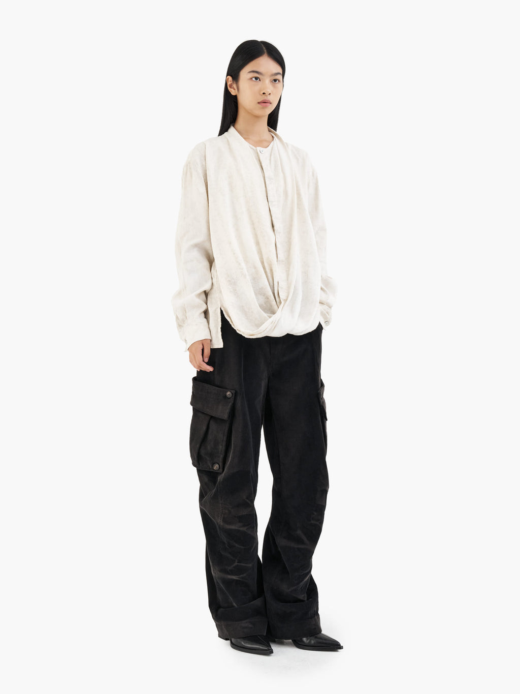 Jiyong Kim - Sun-Bleached Detachable Pocket Trousers (Black) product image 2 | TRAB K-Fashion Australia