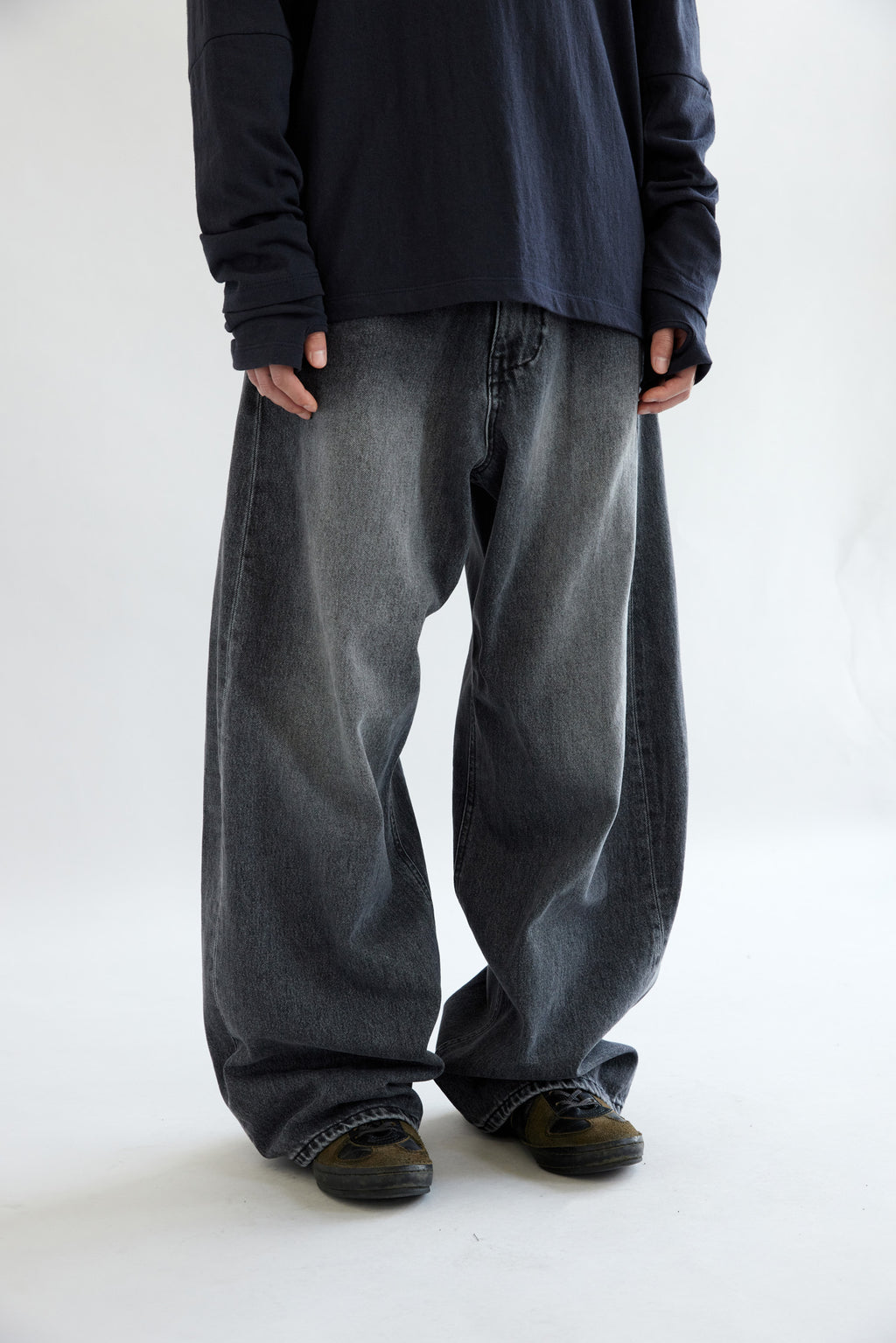 Hatchingroom - Wide Curve Jeans Washed (Black) product image 14 | TRAB K-Fashion Australia