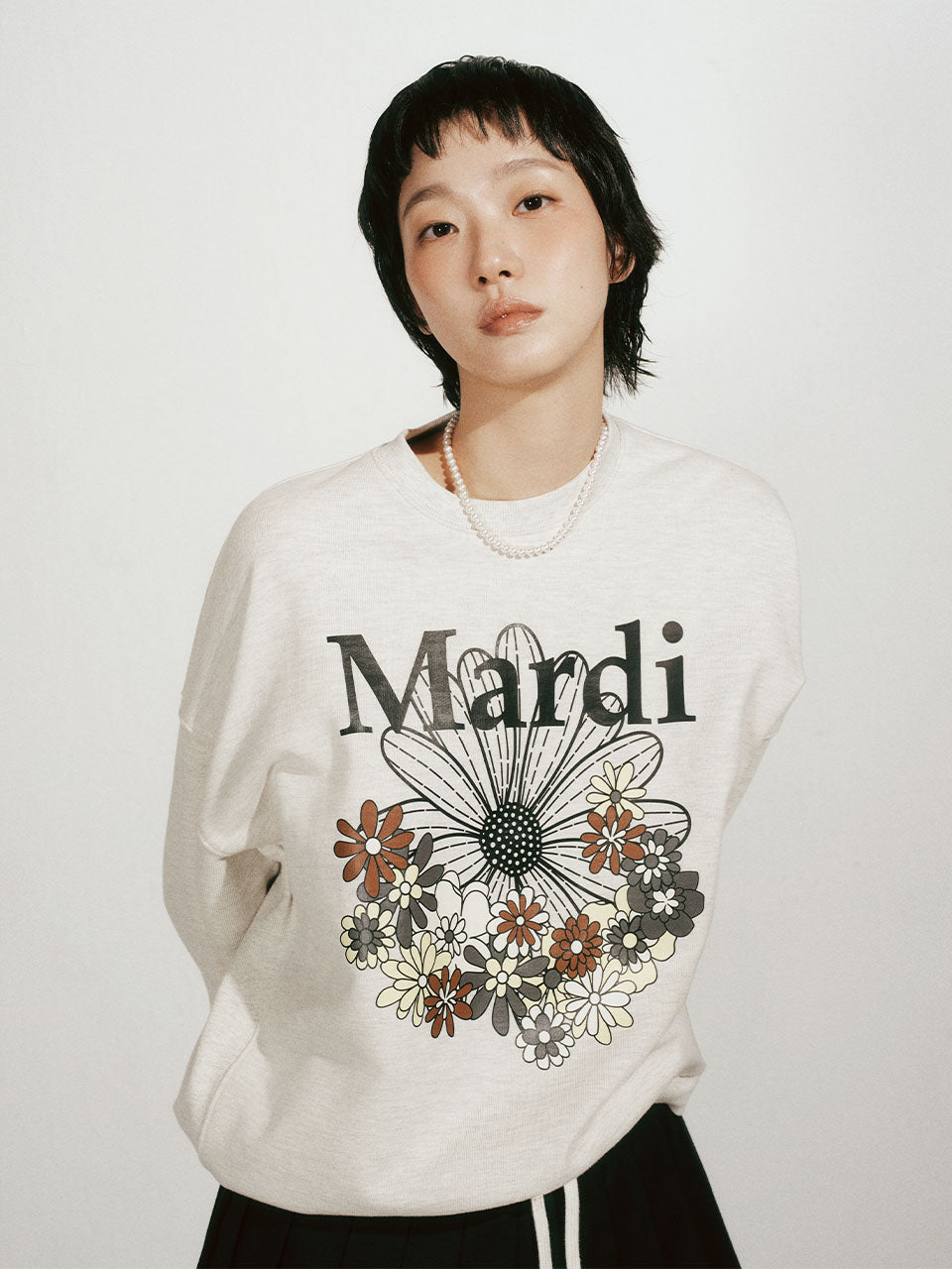 Mardi Mercredi - Sweatshirt Flowermardi Jardin (Oatmeal Black) product image 1 | TRAB K-Fashion Australia