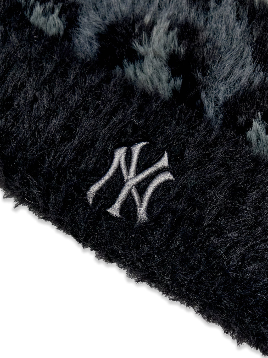 MLB Korea - MLB Leopard Meow Beanie New York Yankees (Black) product image 7 | TRAB K-Fashion Australia