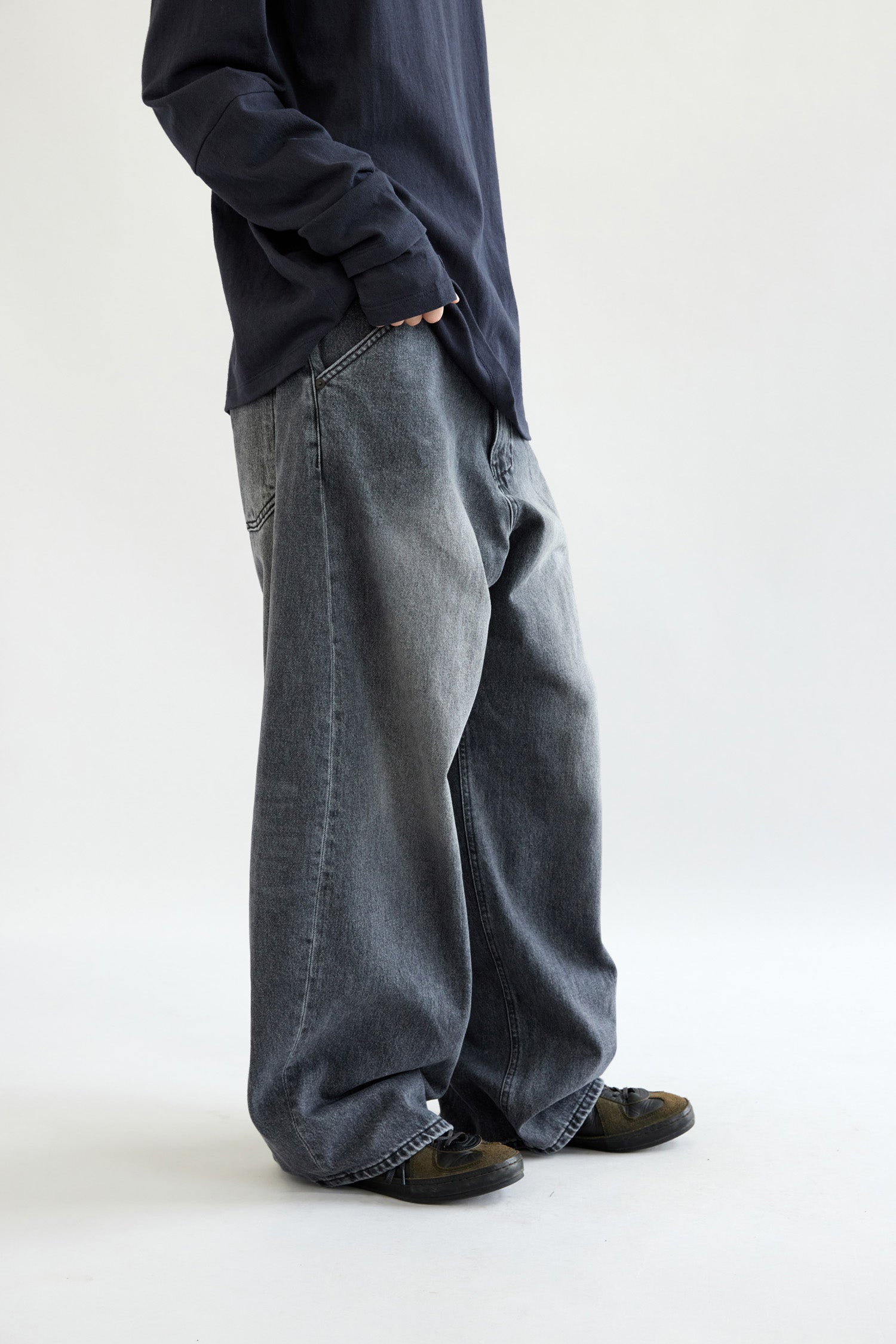 Hatchingroom - Wide Curve Jeans Washed (Black) product image 8 | TRAB K-Fashion Australia