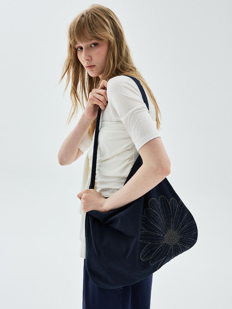 Mardi Mercredi - Eco Bag Flower Cracked (Navy Taupe) product image 1 | TRAB K-Fashion Australia