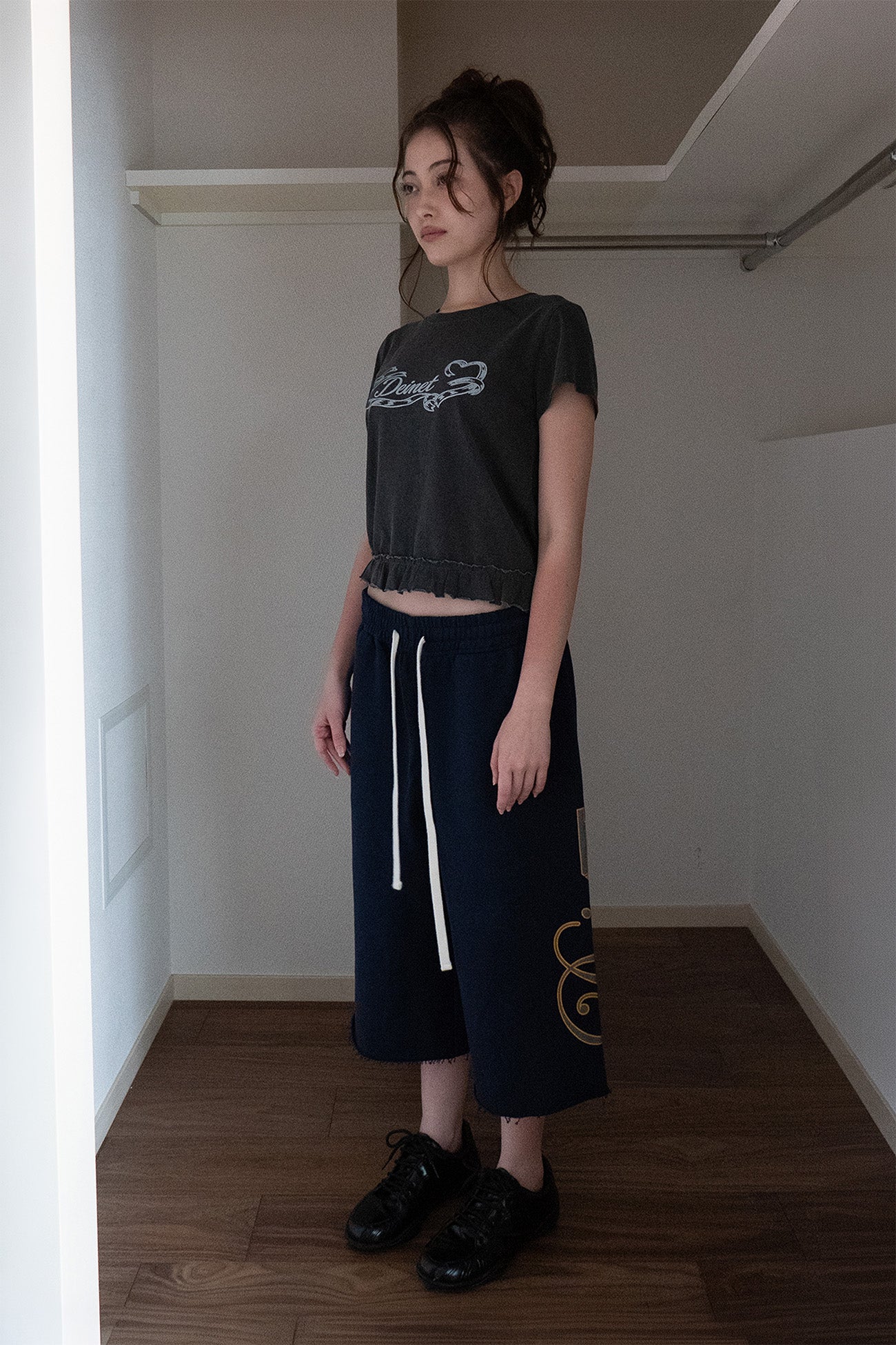 Deinet - Dn Script Sweat Bermuda Pants (Navy) product image 2 | TRAB K-Fashion Australia